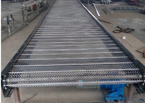 Il sistema di trasportatore di raffreddamento verticale ss incatena Mesh Conveyor Belt Plain Weave inossidabile