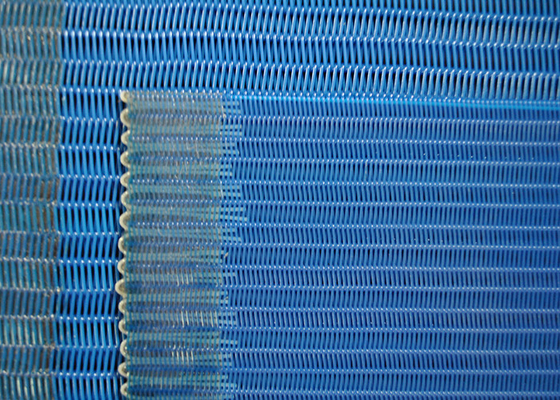Poliestere a spirale Mesh Belt Flat Surface di larghezza 1-10mm del ciclo